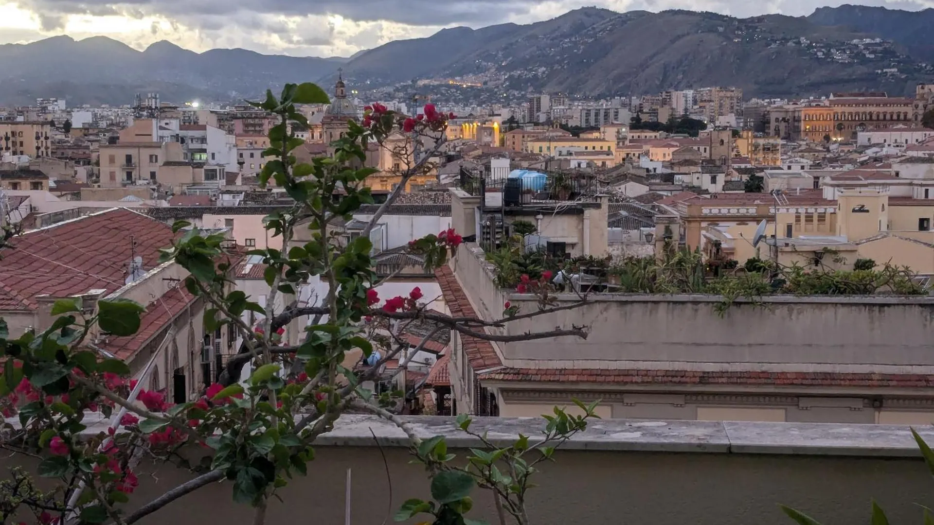 Homestay Montesanto Apartment Palermo